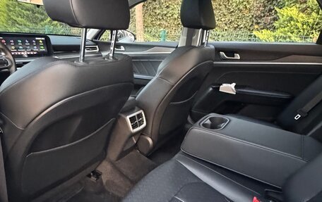 KIA K5, 2025 год, 2 900 000 рублей, 31 фотография