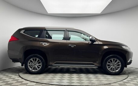 Mitsubishi Pajero Sport III рестайлинг, 2019 год, 2 999 000 рублей, 4 фотография
