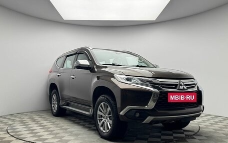 Mitsubishi Pajero Sport III рестайлинг, 2019 год, 2 999 000 рублей, 3 фотография