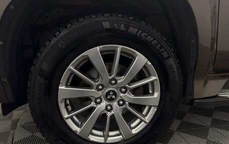 Mitsubishi Pajero Sport III рестайлинг, 2019 год, 2 999 000 рублей, 8 фотография