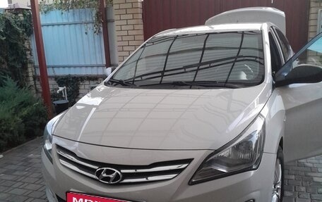 Hyundai Solaris II рестайлинг, 2015 год, 1 250 000 рублей, 1 фотография