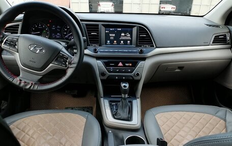 Hyundai Elantra VI рестайлинг, 2017 год, 1 400 000 рублей, 8 фотография