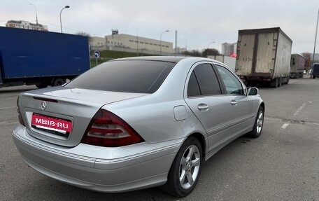 Mercedes-Benz C-Класс, 2004 год, 1 000 000 рублей, 5 фотография