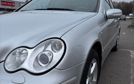 Mercedes-Benz C-Класс, 2004 год, 1 000 000 рублей, 23 фотография