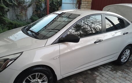 Hyundai Solaris II рестайлинг, 2015 год, 1 250 000 рублей, 6 фотография