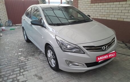 Hyundai Solaris II рестайлинг, 2015 год, 1 250 000 рублей, 2 фотография