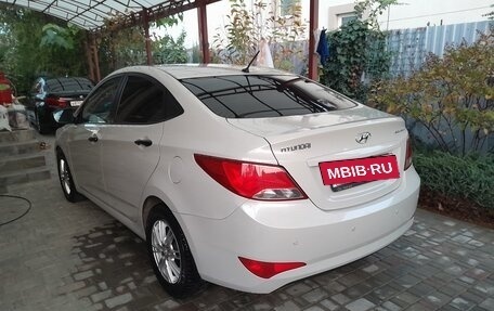 Hyundai Solaris II рестайлинг, 2015 год, 1 250 000 рублей, 3 фотография
