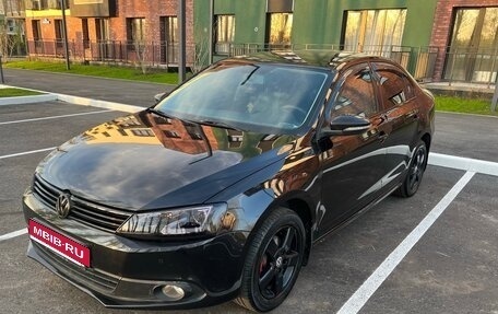 Volkswagen Jetta VI, 2015 год, 1 099 000 рублей, 1 фотография