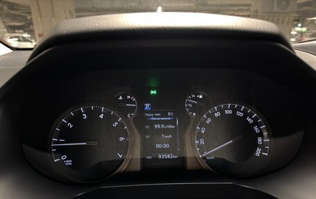 Toyota Land Cruiser Prado 150 рестайлинг 2, 2020 год, 6 300 000 рублей, 13 фотография