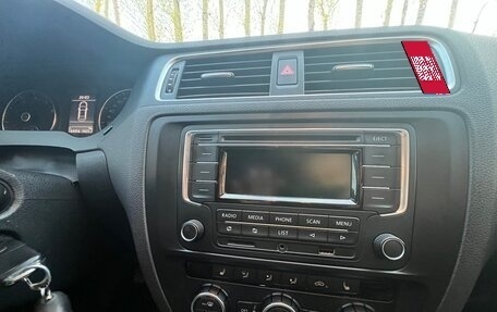 Volkswagen Jetta VI, 2015 год, 1 099 000 рублей, 10 фотография