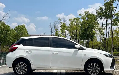 Toyota Yaris XP150 рестайлинг, 2022 год, 1 200 000 рублей, 4 фотография