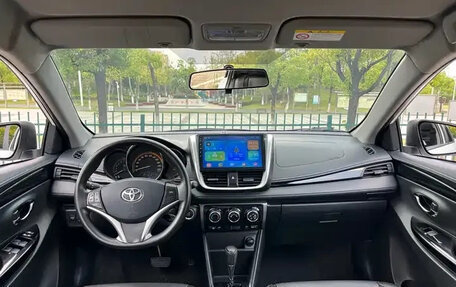 Toyota Yaris XP150 рестайлинг, 2022 год, 1 200 000 рублей, 11 фотография