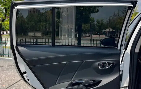 Toyota Yaris XP150 рестайлинг, 2022 год, 1 200 000 рублей, 20 фотография