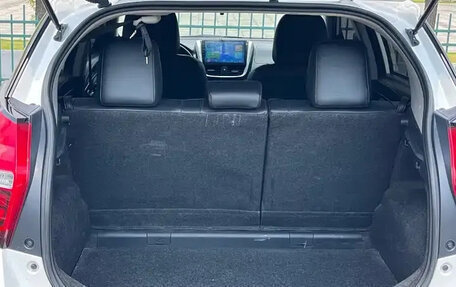 Toyota Yaris XP150 рестайлинг, 2022 год, 1 200 000 рублей, 19 фотография