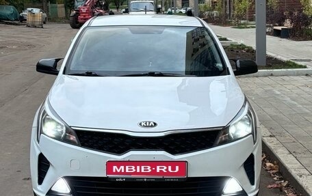 KIA Rio IV, 2021 год, 1 200 000 рублей, 1 фотография