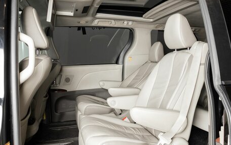 Toyota Sienna III, 2010 год, 1 979 462 рублей, 14 фотография