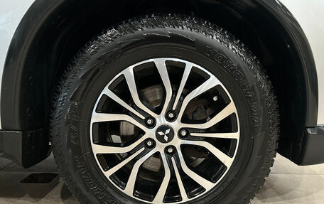 Mitsubishi Outlander III рестайлинг 3, 2015 год, 1 399 000 рублей, 11 фотография