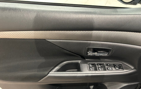 Mitsubishi Outlander III рестайлинг 3, 2015 год, 1 399 000 рублей, 16 фотография