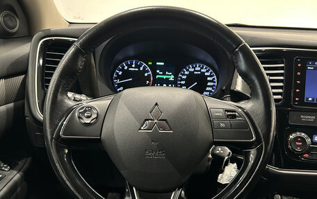 Mitsubishi Outlander III рестайлинг 3, 2015 год, 1 399 000 рублей, 20 фотография