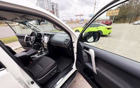 Toyota Land Cruiser Prado 150 рестайлинг 2, 2020 год, 5 600 000 рублей, 6 фотография