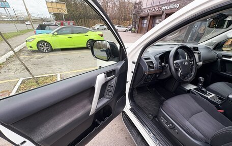 Toyota Land Cruiser Prado 150 рестайлинг 2, 2020 год, 5 600 000 рублей, 3 фотография