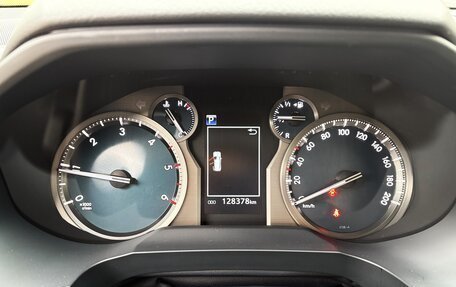 Toyota Land Cruiser Prado 150 рестайлинг 2, 2020 год, 5 600 000 рублей, 5 фотография