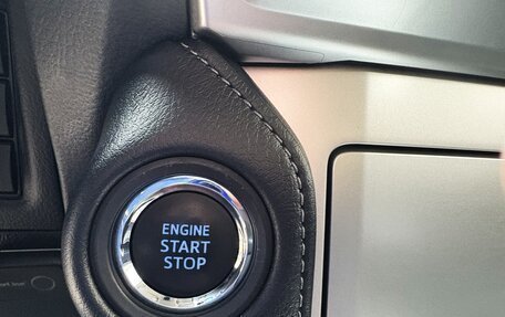 Toyota Land Cruiser Prado 150 рестайлинг 2, 2020 год, 5 600 000 рублей, 12 фотография