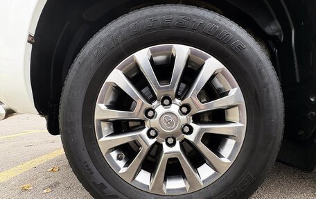 Toyota Land Cruiser Prado 150 рестайлинг 2, 2020 год, 5 600 000 рублей, 19 фотография