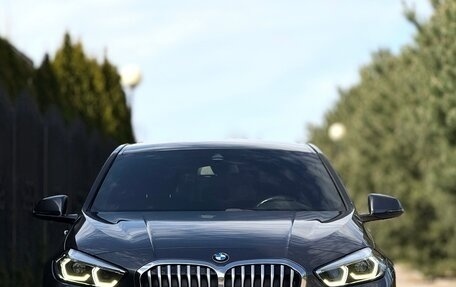 BMW 1 серия, 2021 год, 2 600 000 рублей, 1 фотография