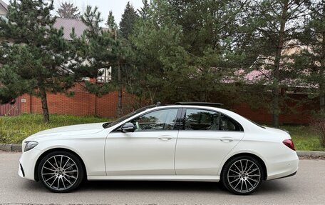 Mercedes-Benz E-Класс, 2018 год, 3 690 000 рублей, 5 фотография