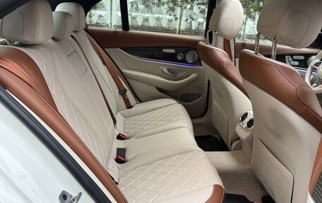 Mercedes-Benz E-Класс, 2018 год, 3 690 000 рублей, 25 фотография