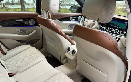 Mercedes-Benz E-Класс, 2018 год, 3 690 000 рублей, 24 фотография