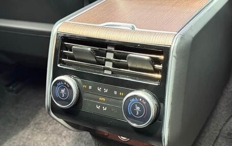 Land Rover Range Rover IV рестайлинг, 2023 год, 26 312 632 рублей, 15 фотография