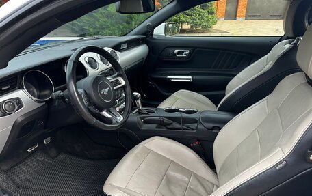 Ford Mustang VI рестайлинг, 2016 год, 4 200 000 рублей, 9 фотография