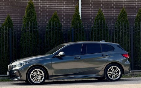 BMW 1 серия, 2021 год, 2 600 000 рублей, 3 фотография