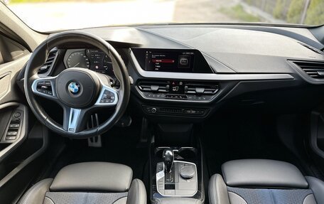 BMW 1 серия, 2021 год, 2 600 000 рублей, 10 фотография