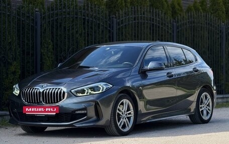 BMW 1 серия, 2021 год, 2 600 000 рублей, 8 фотография