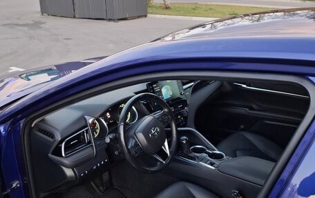 Toyota Camry, 2021 год, 3 650 000 рублей, 6 фотография