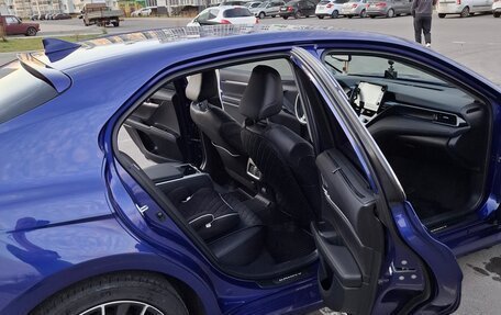 Toyota Camry, 2021 год, 3 650 000 рублей, 9 фотография