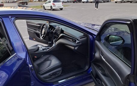 Toyota Camry, 2021 год, 3 650 000 рублей, 8 фотография