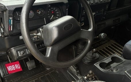 Land Rover Defender I, 2004 год, 2 100 000 рублей, 16 фотография