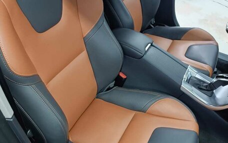 Volvo S60 Cross Country, 2018 год, 2 480 000 рублей, 9 фотография