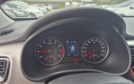 KIA Stonic, 2020 год, 1 150 000 рублей, 10 фотография