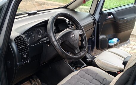 Opel Zafira A рестайлинг, 2003 год, 490 000 рублей, 21 фотография