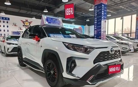 Toyota RAV4, 2022 год, 2 130 000 рублей, 1 фотография