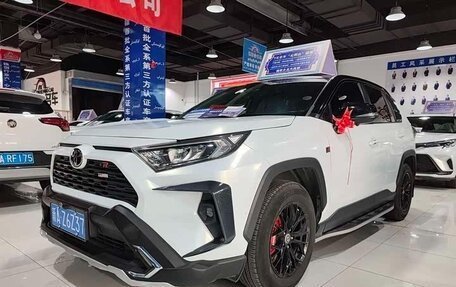 Toyota RAV4, 2022 год, 2 130 000 рублей, 5 фотография