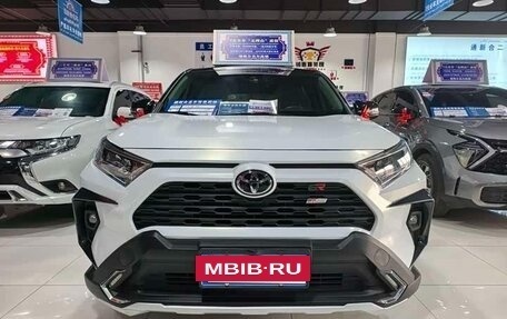 Toyota RAV4, 2022 год, 2 130 000 рублей, 2 фотография