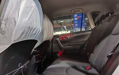 Toyota RAV4, 2022 год, 2 130 000 рублей, 15 фотография