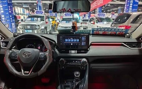 Toyota RAV4, 2022 год, 2 130 000 рублей, 17 фотография