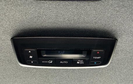 Honda Stepwgn, 2022 год, 2 250 000 рублей, 26 фотография